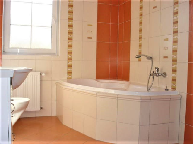 Rodinný dům - přestavba - fotografie 7