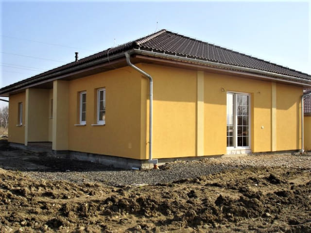 Rodinný dům s moderním designem - fotografie 8