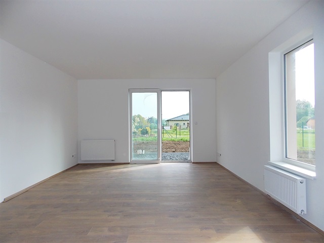 Rodinný dům s moderní architekturou - fotografie 7